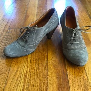 Suede Oxford heels- San Marina